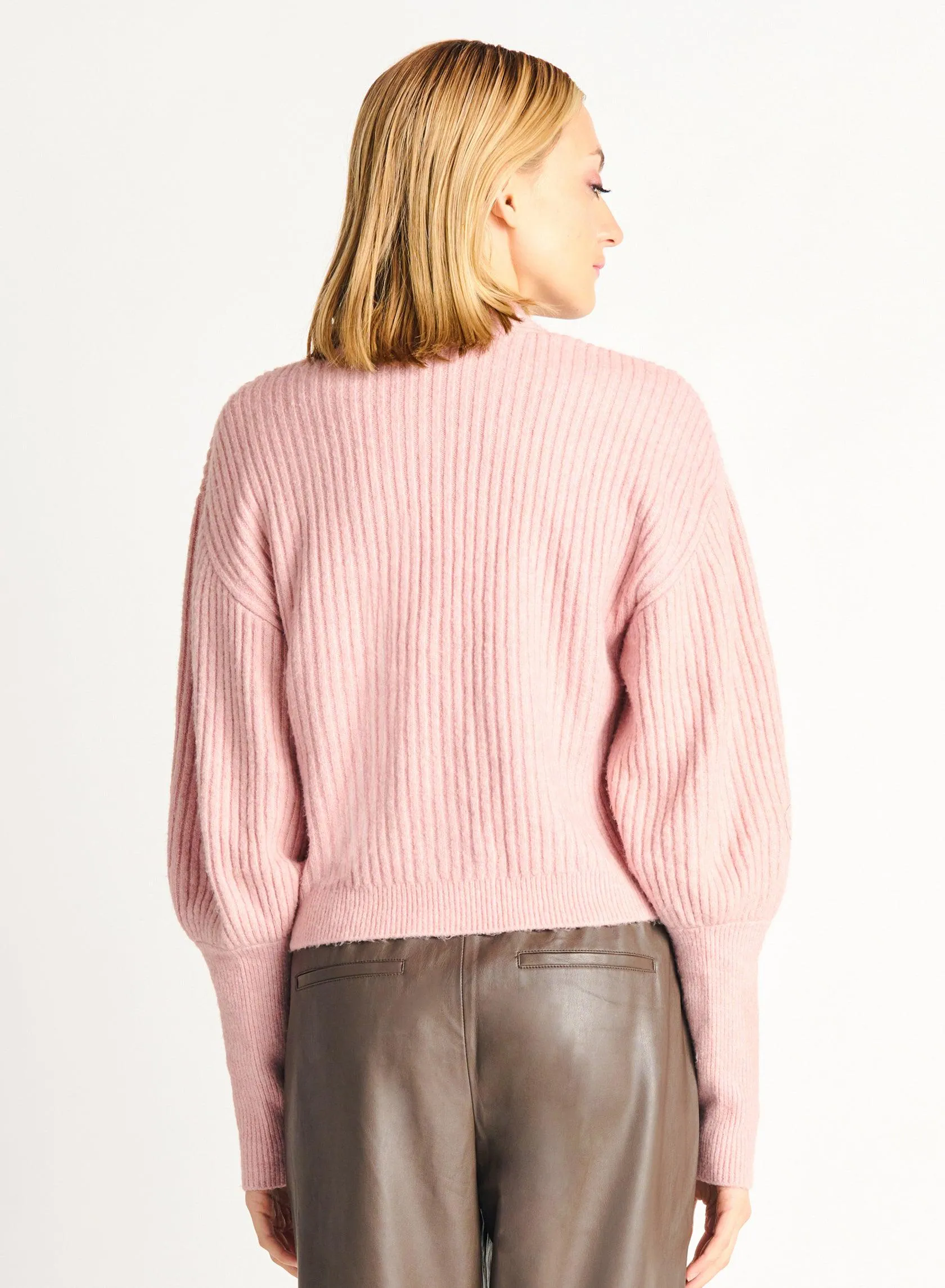 Dex Shoulder Cutout Cardigan In Pastel Pink