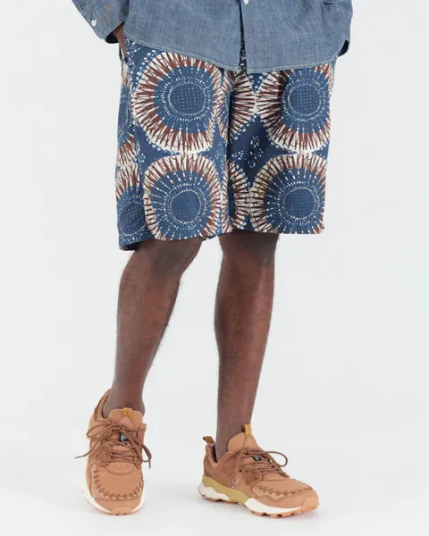 UNIVERSAL WORKS LUMBER SHORT IN NAVY HOKKOH PRINT