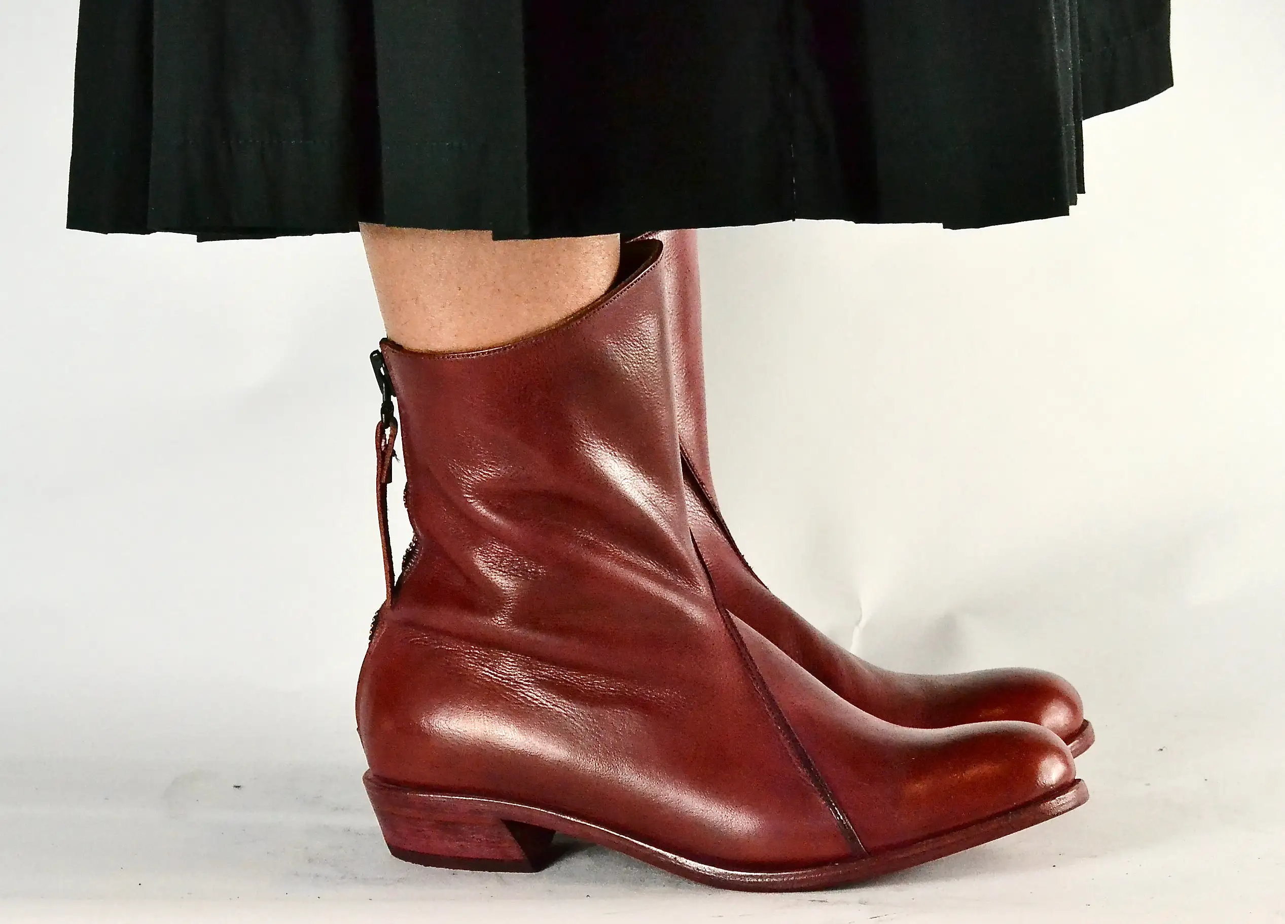 Zip back boot in pomegranate | Calf